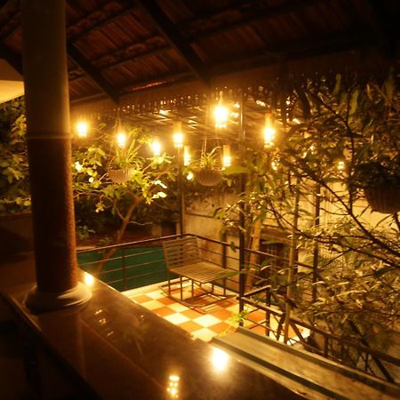 Mi Casa Tu Casa Apartment Kochi Bagian luar foto