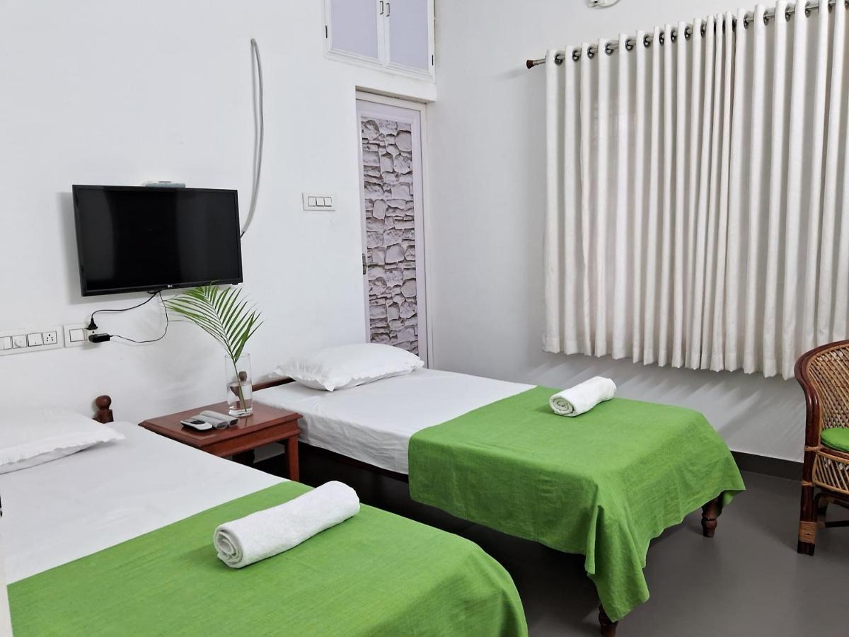 Mi Casa Tu Casa Apartment Kochi Bagian luar foto