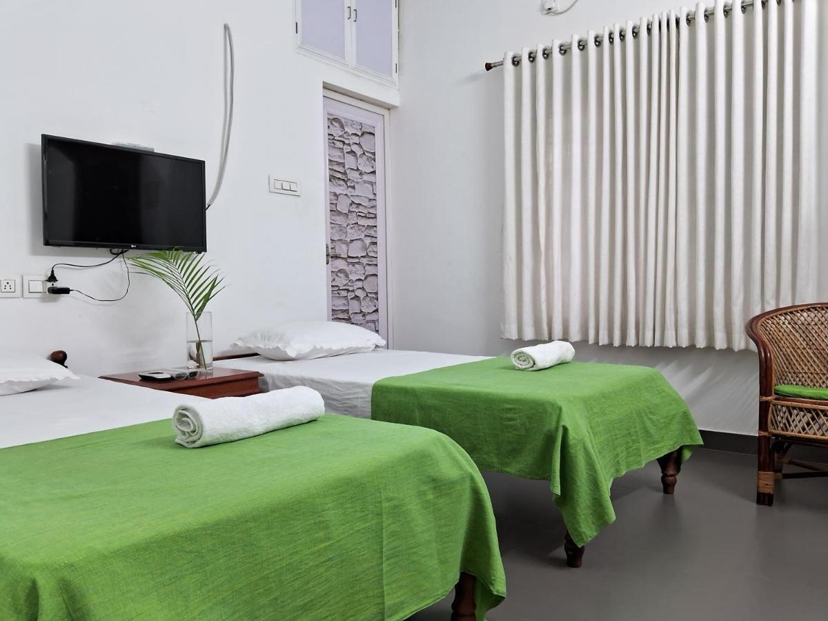 Mi Casa Tu Casa Apartment Kochi Bagian luar foto