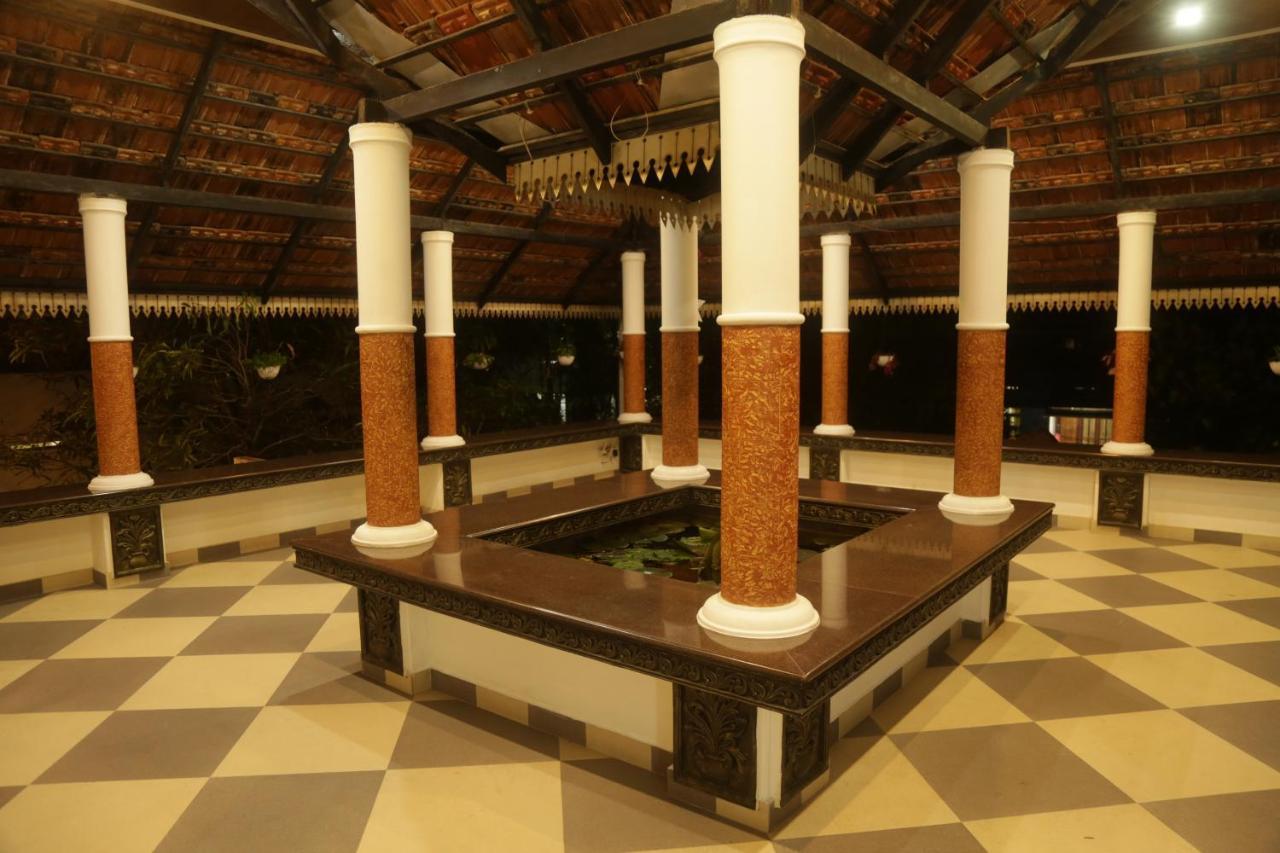 Mi Casa Tu Casa Apartment Kochi Bagian luar foto