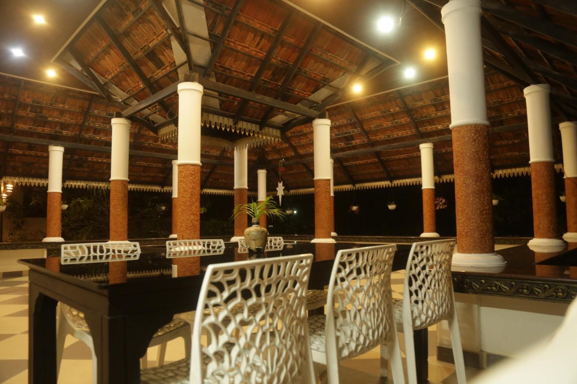 Mi Casa Tu Casa Apartment Kochi Bagian luar foto